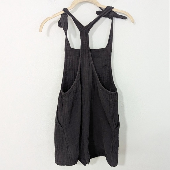 Aerie Tie Strap Shortall Short Overalls Lightweight Cotton Textured Gray Medium - Picture 2 of 4